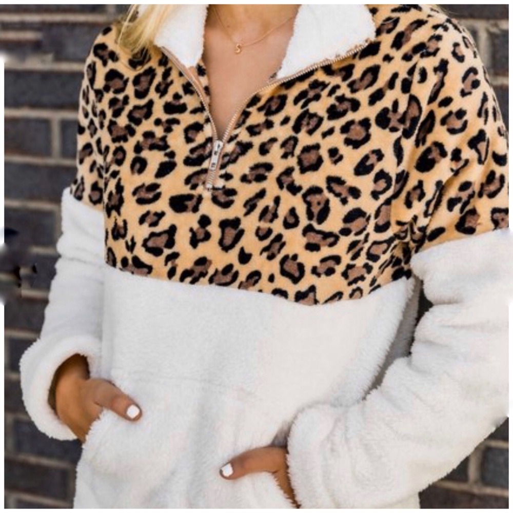 NWT Animal Print Ivory Zip Up Soft Cozy Pullover